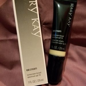 🌸 CC Cream Foundation: Very Light